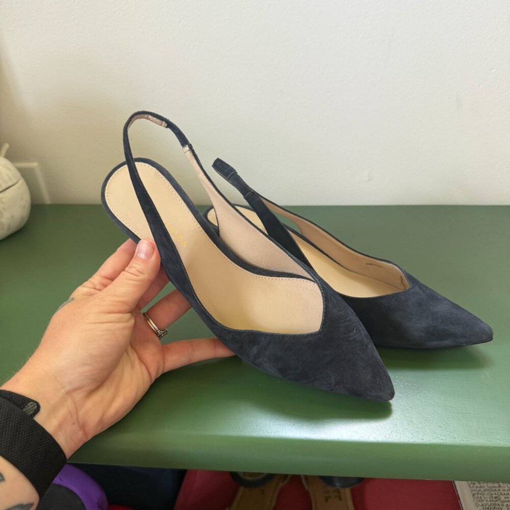 EUC Pelle Moda Navy Blue Suede Sling Back Leather Low Heels, Size 6 - Picture 5 of 5
